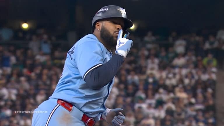 Vladimir Guerrero Jr. recorriendo las bases con Toronto Blue Jays