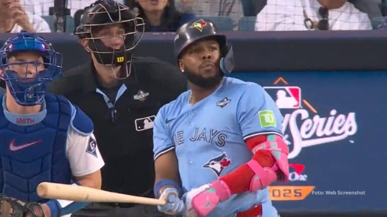 Vladimir Guerrero Jr. llegó a 50 bases totales en la presente Postemporada y está a las puertas de alcanzar a Randy Arozarena.