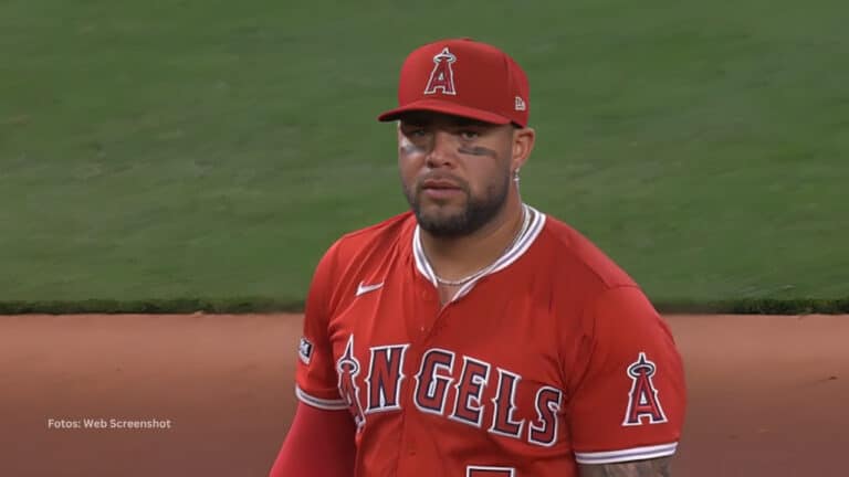 Yoan Moncada en un juego con Los Angeles Angels