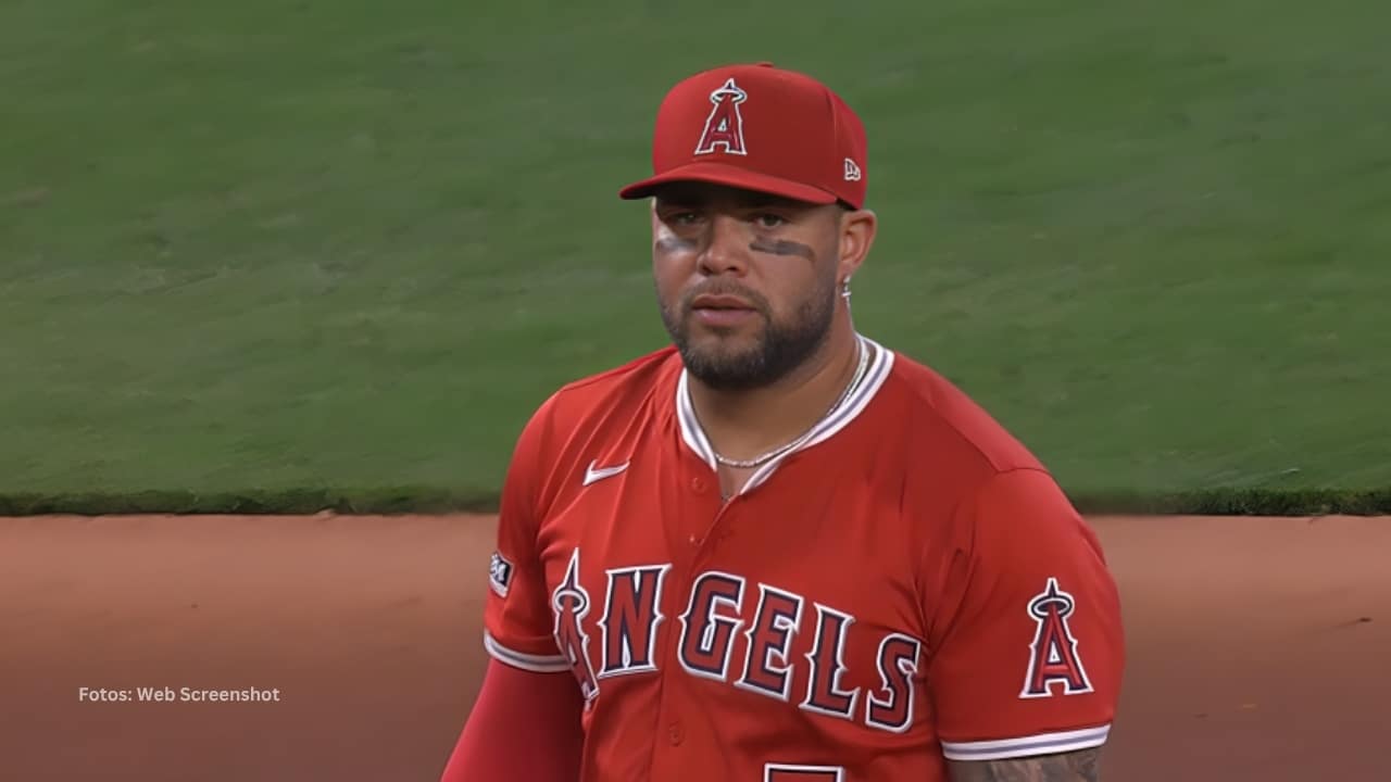 Yoan Moncada en un juego con Los Angeles Angels