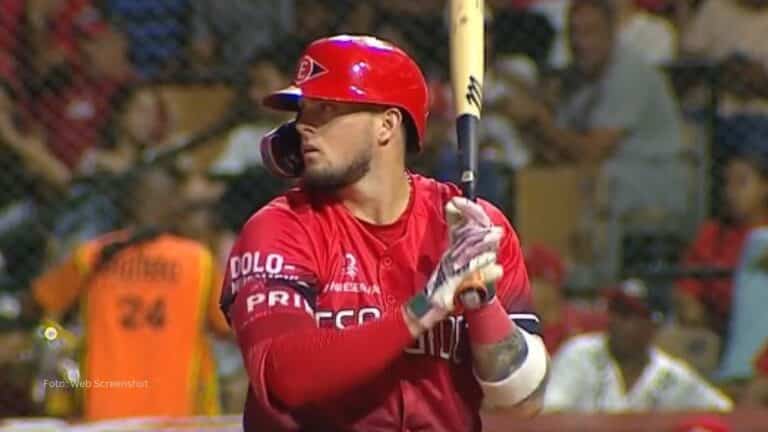 César Prieto, alineado como segundo bate y camarero titular de los Leones del Escogido, firmó una actuación ofensiva destacada.