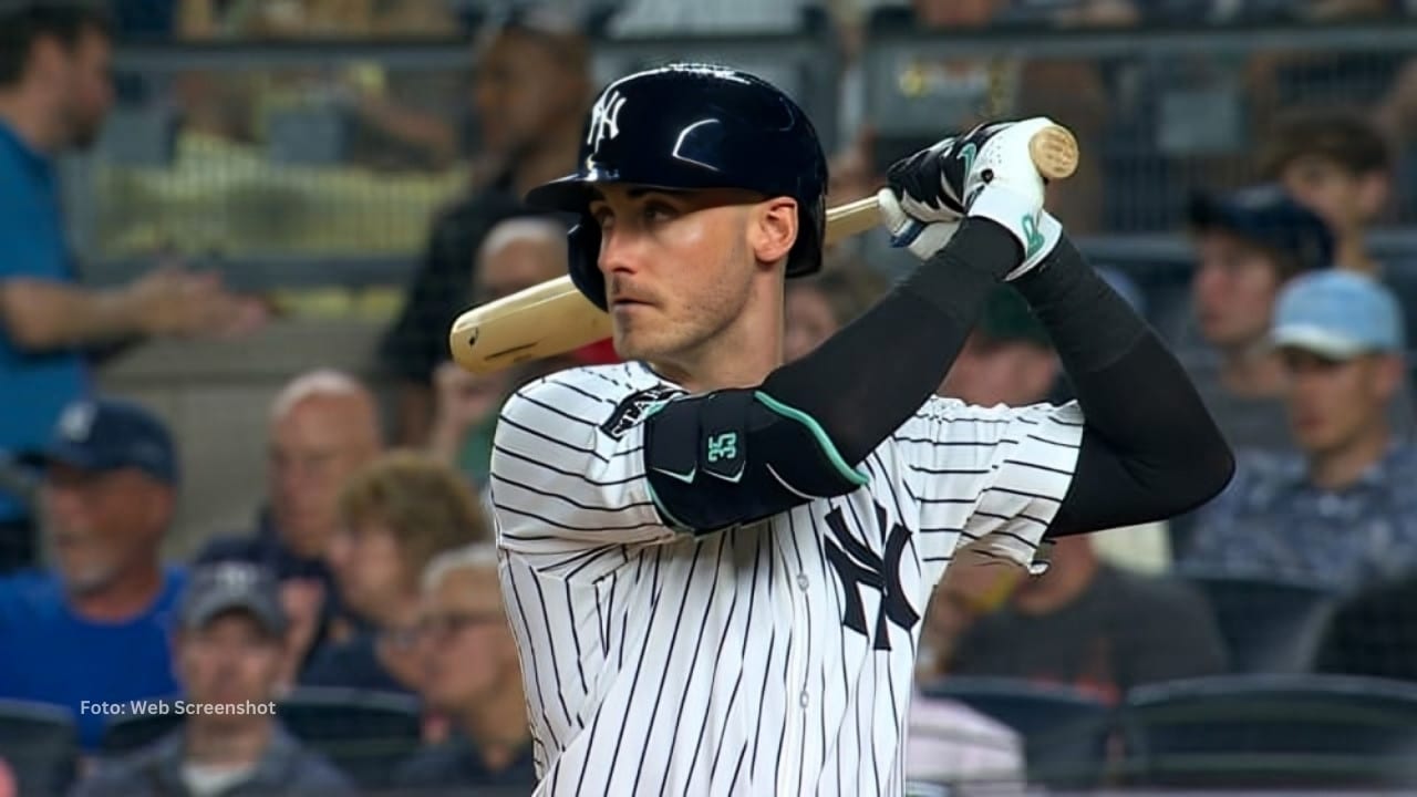 Cody Bellinger tomando un turno con New York Yankees