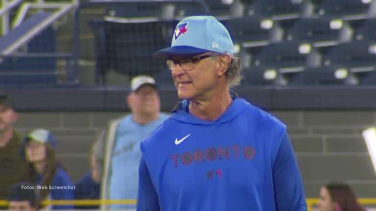 Don Mattingly en una practica con Toronto Blue Jays