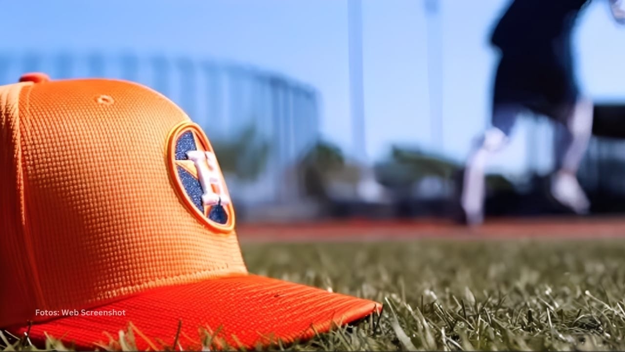 Gorra de Houston Astros en los entrenamientos primaverales