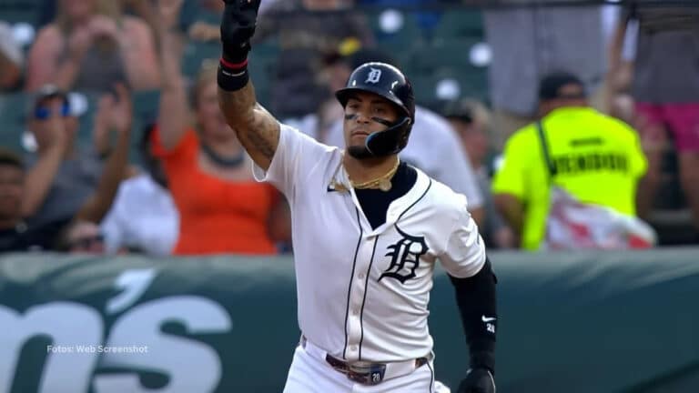 Javier Báez en un juego con Detroit Tigers