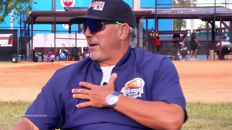 Exlanzador Maels Rodriguez en una entrevista