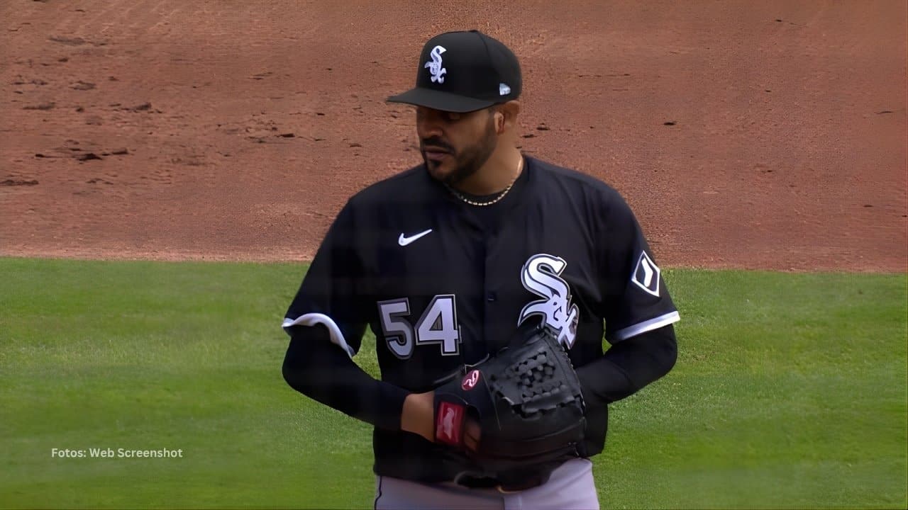 Martin Perez lanzando con Chicago White Sox