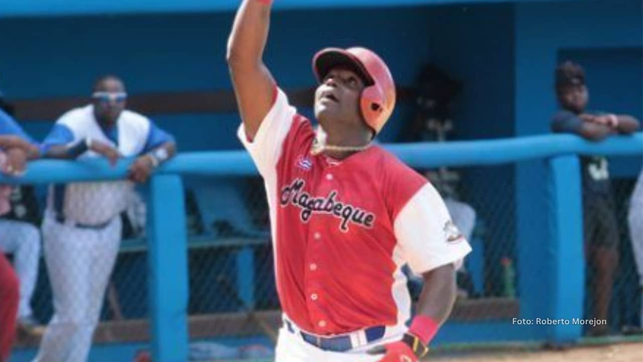 Dennys Laza, Beisbol Cubano