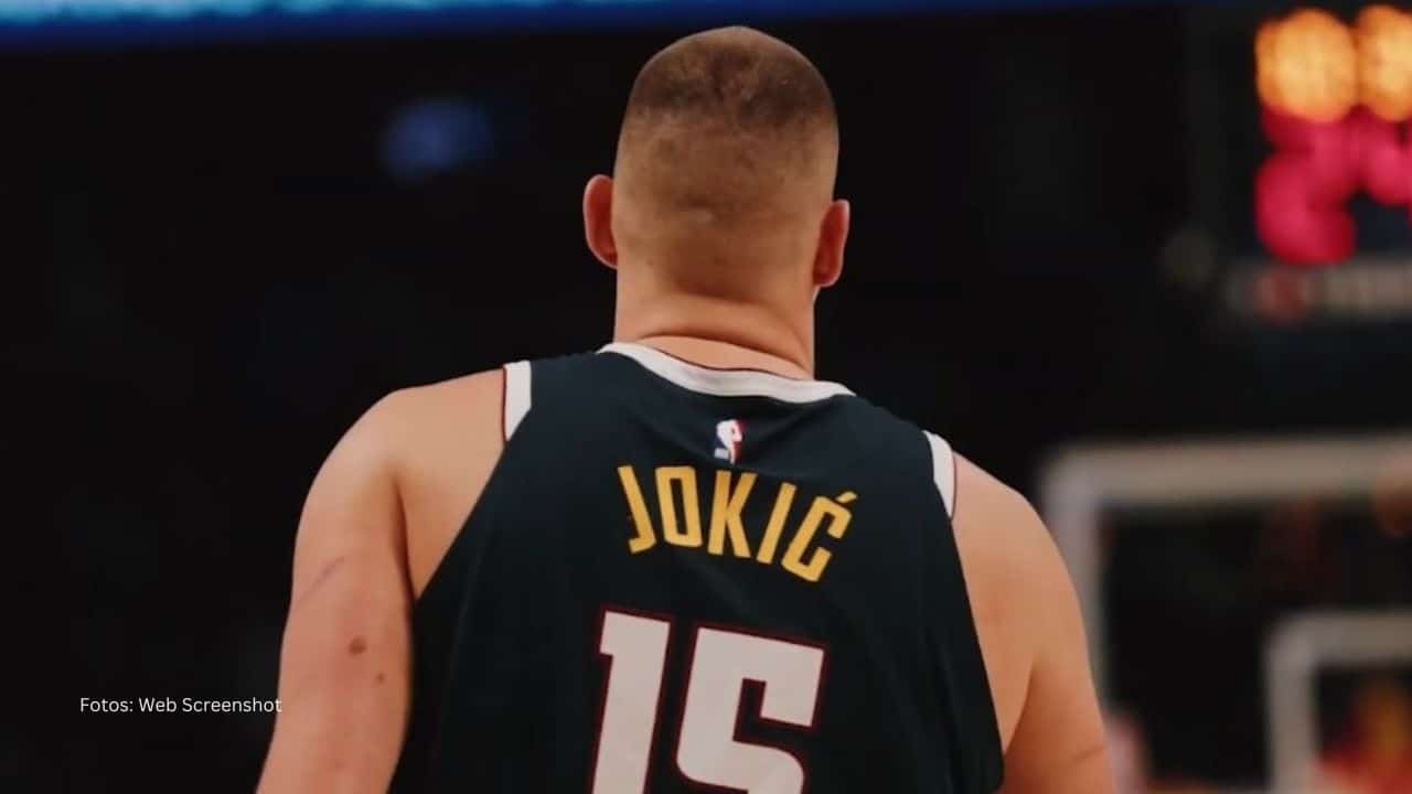 Nikola Jokic lleva una racha de tres partidos consecutivos registrando triple-dobles, anotando más de 25 puntos en cada uno de ellos.