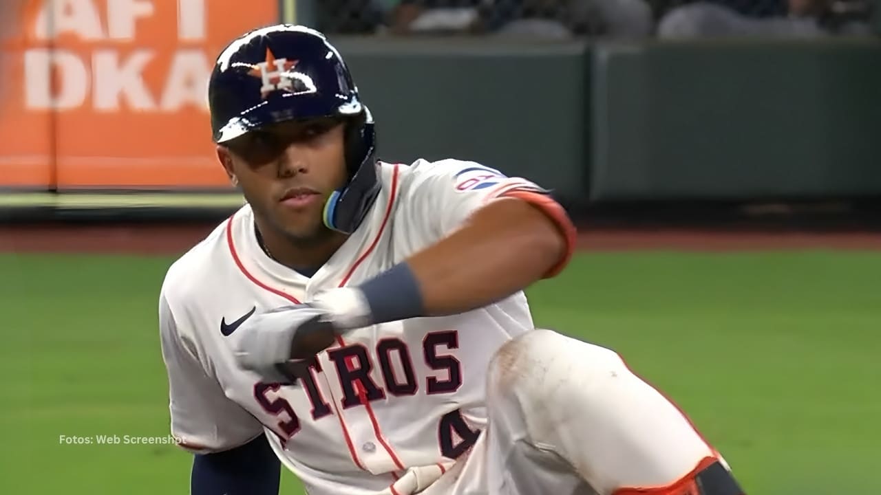 Cubano Pedro Leon en un juego con Houston Astros