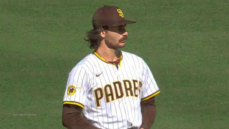 Toronto firma por más de 200 millones a Dylan Cease