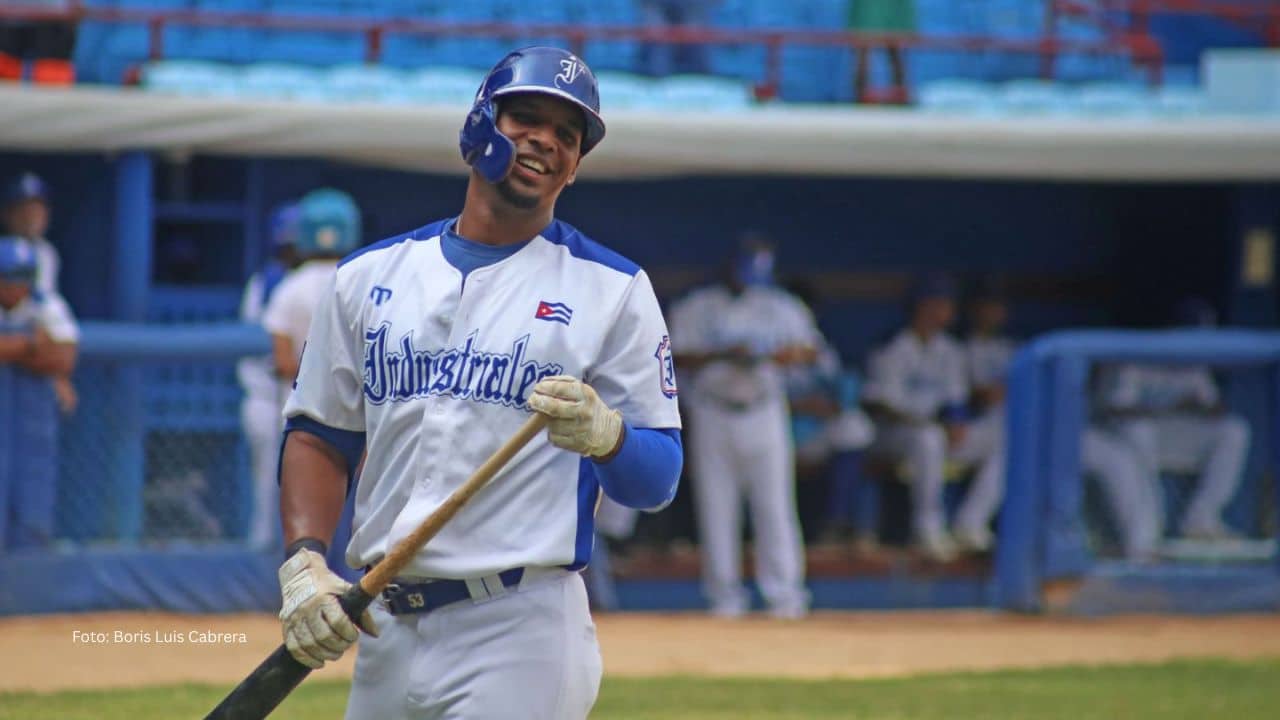 Durante la jornada de este miércoles en la Serie Nacional del Beisbol Cubano, dos jonrones de Mayabeque guiaron victoria ante Pinar del Río.