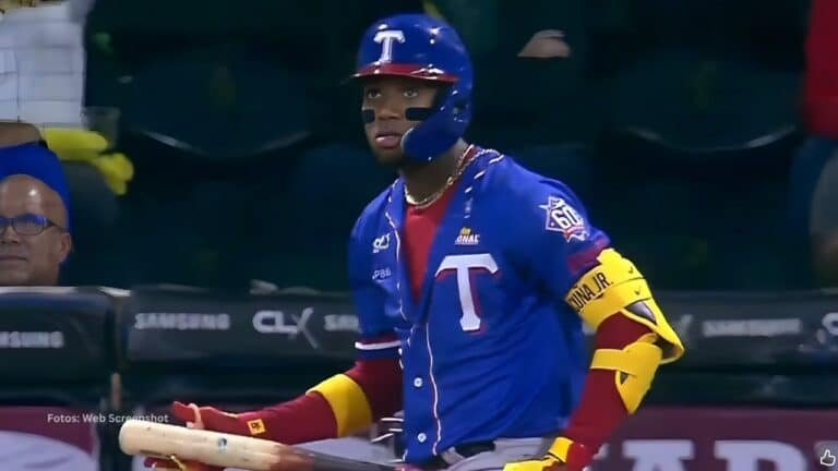 Ronald Acuña Jr. en un juego con Tiburones de La Guaira