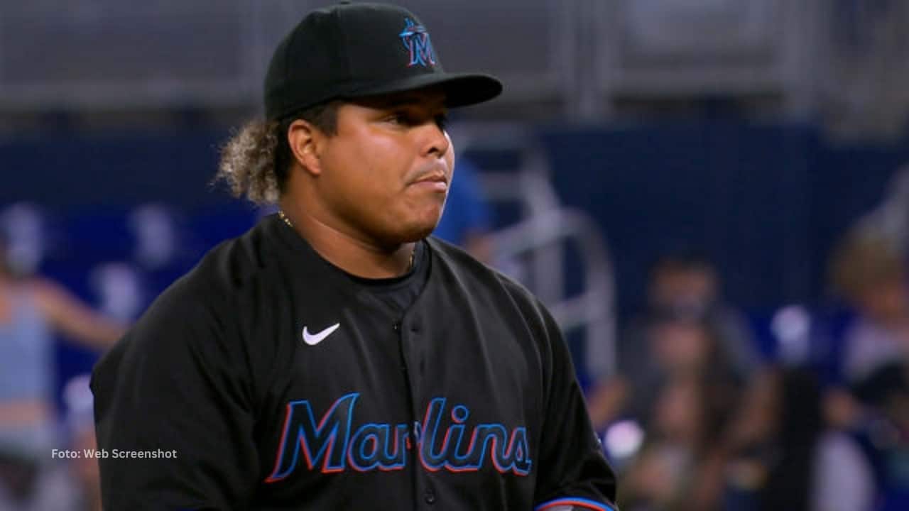 Pelotero venezolano William Astudillo en un juego con Miami Marlins