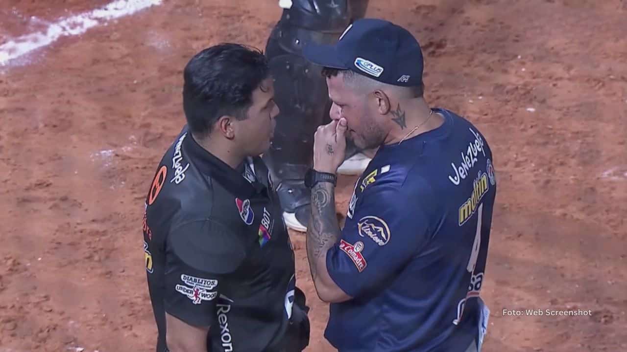 Yadier Molina expulsado