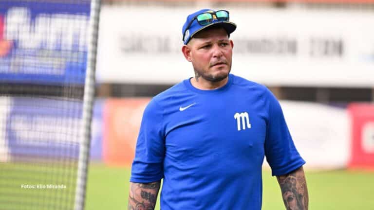 El boricua Yadier Molina está teniendo su segunda etapa al mando de la divisa de Navegantes del Magallanes. Foto: Elio Miranda