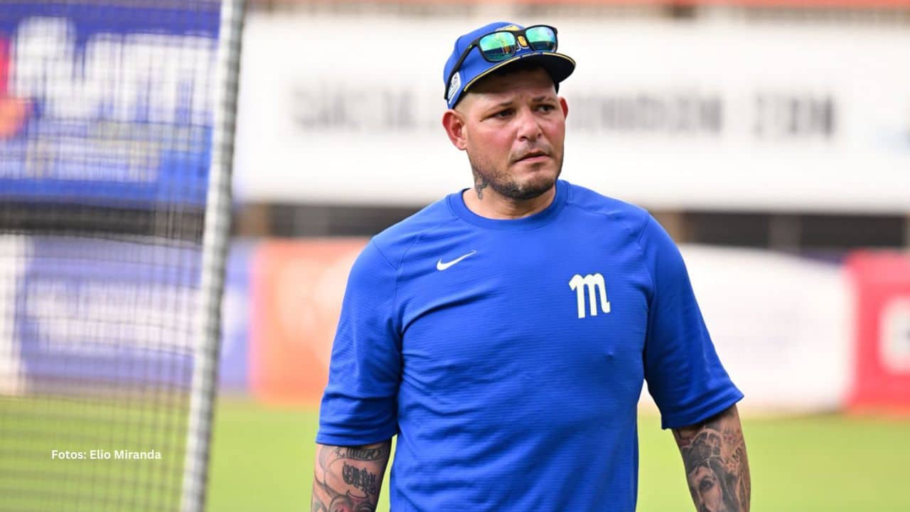 El boricua Yadier Molina está teniendo su segunda etapa al mando de la divisa de Navegantes del Magallanes. Foto: Elio Miranda