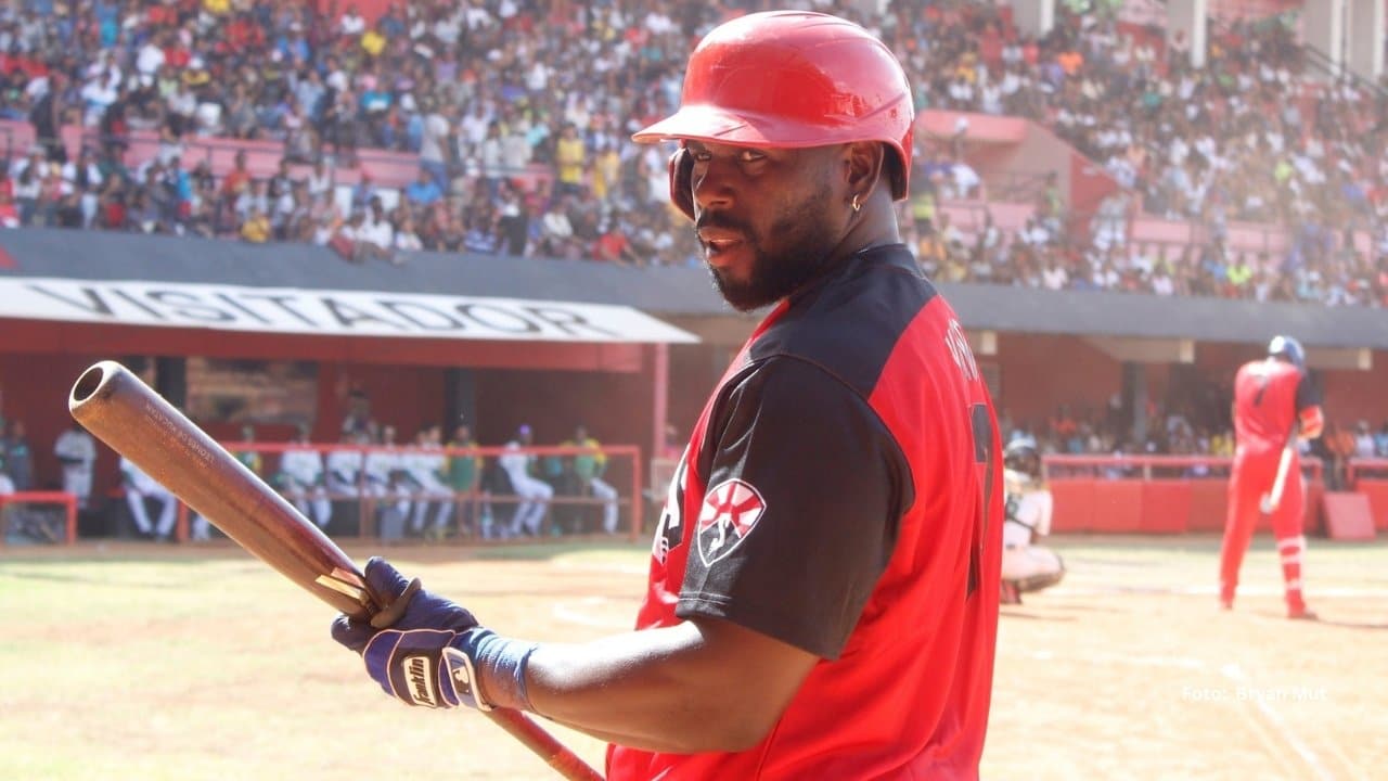 Yoel Yanqui con el conjunto de Santiago. Equipo Cuba