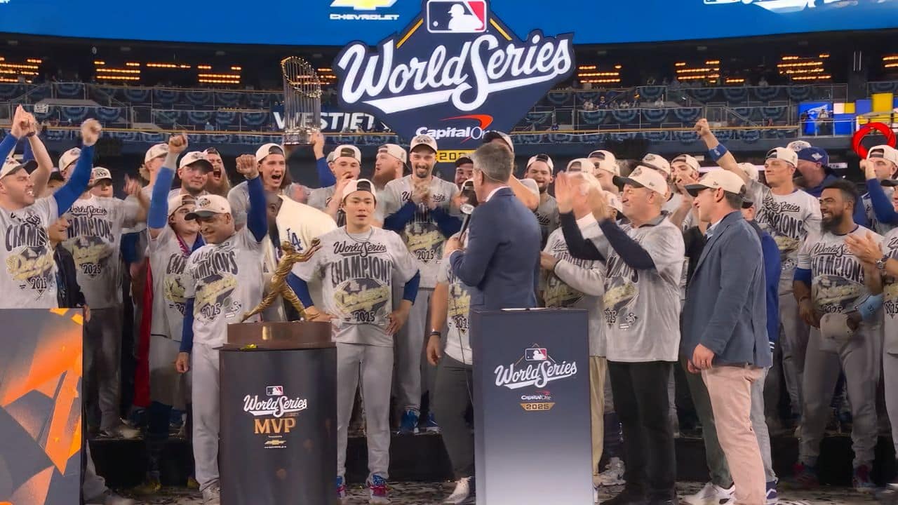 Yoshinobu Yamamoto entró en un selecto club de lanzadores con sus tres victorias en la Serie Mundial.