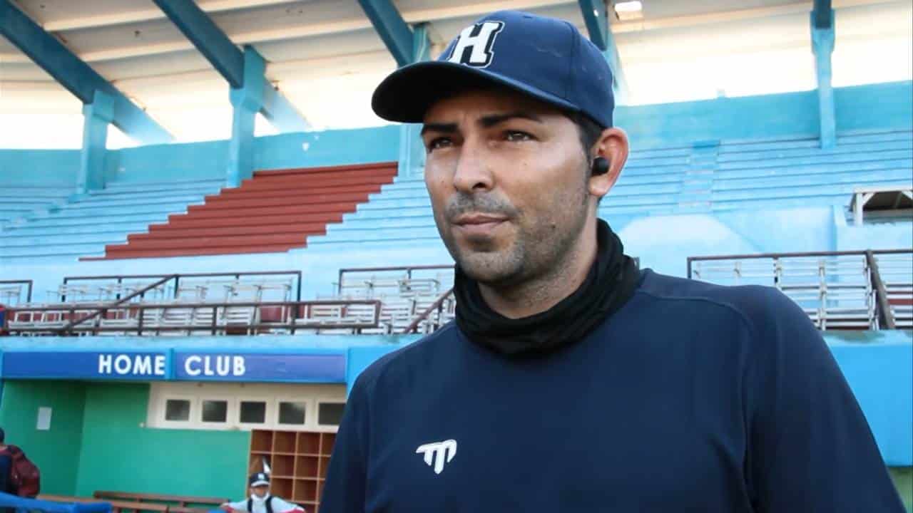 Las prioridades de Wilson Paredes cambiaron en un minuto y una lesión se transformó en la causante del nuevo panorama.