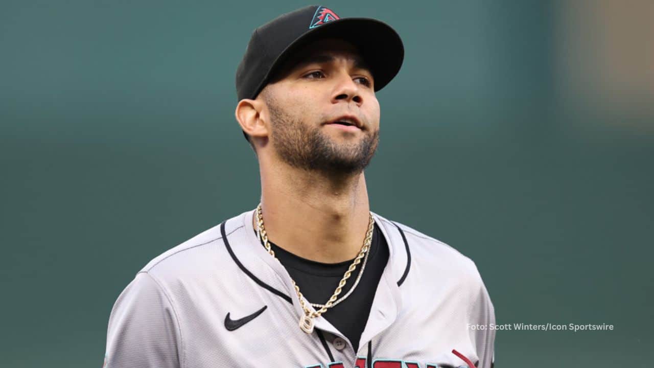 Lourdes Gurriel Jr. pensativo con en el uniforme de Arizona Foto: Scott Winters/Icon Sportswire