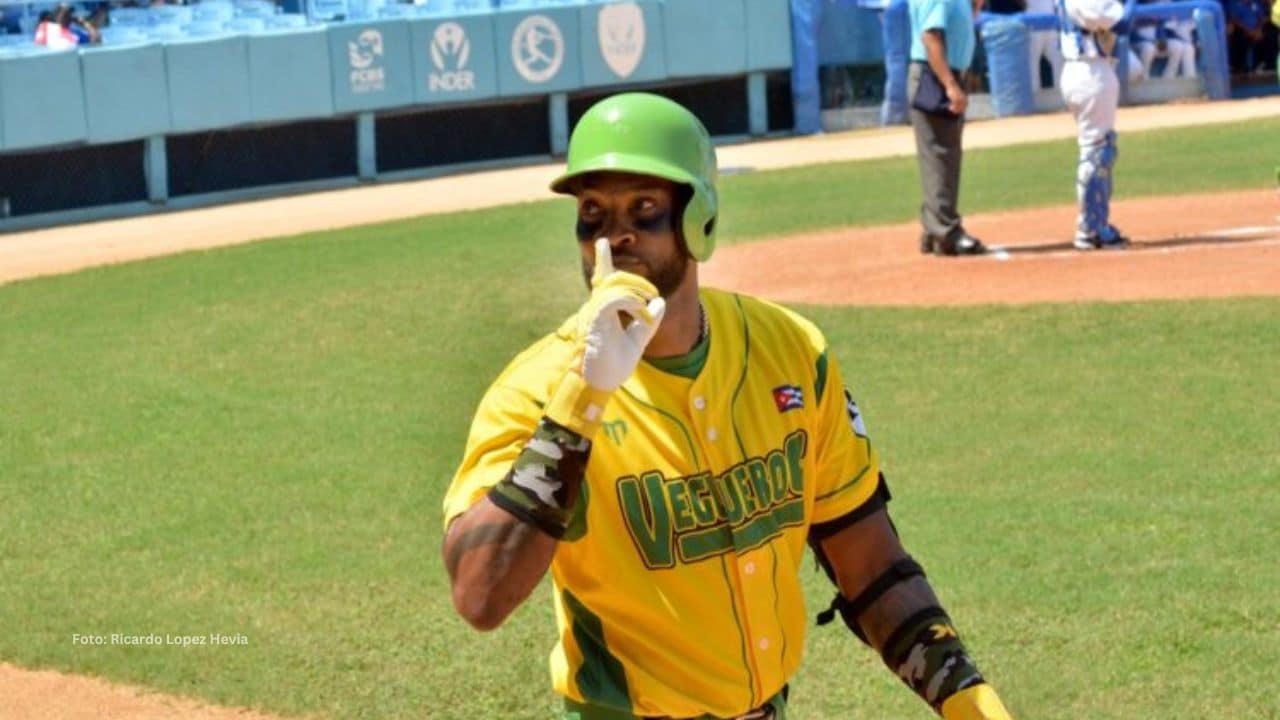 El pelotero cubano Alexei Ramírez finalmente alcanzó esta destacada cifra e inscribió su nombre en el palmarés de la SNB.