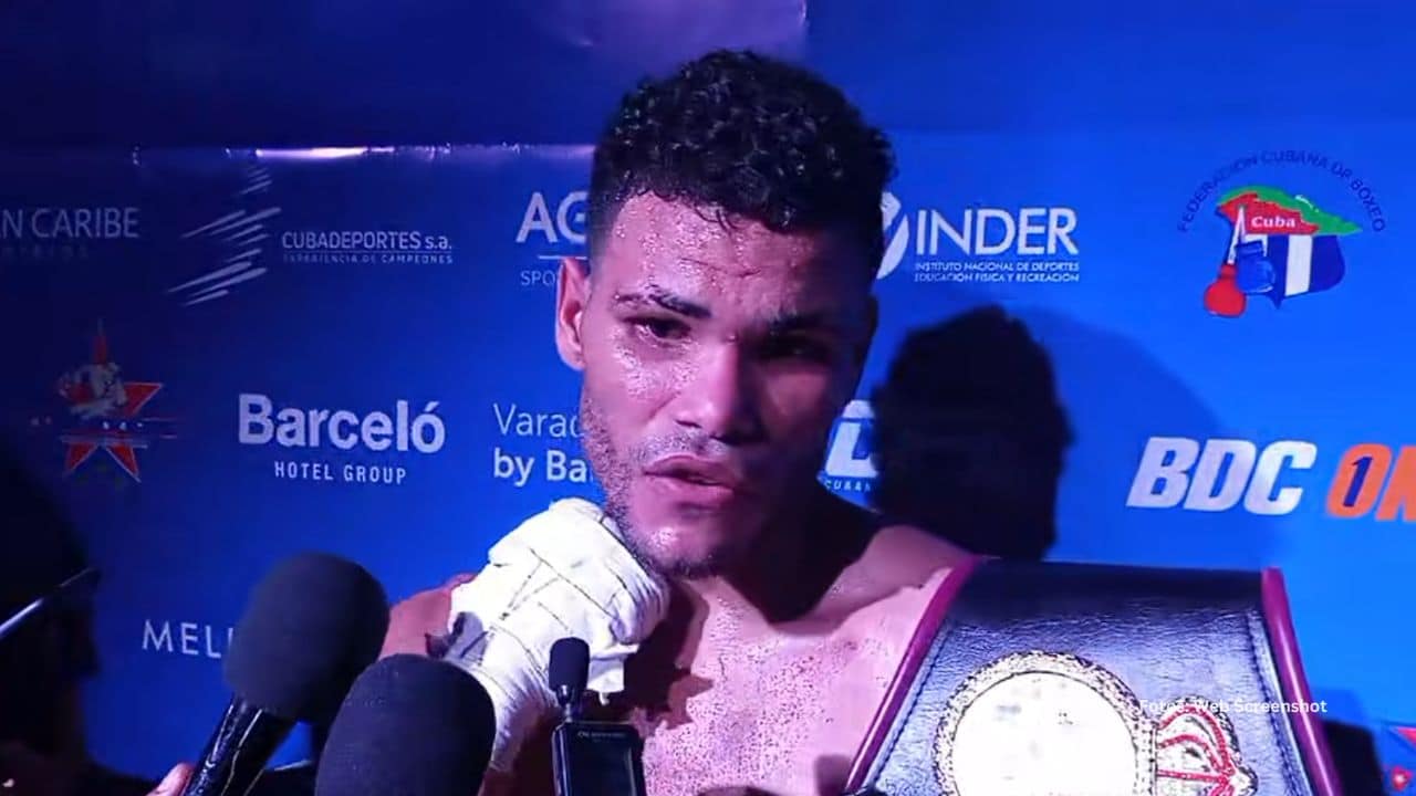 El impacto derribó a Erislandy Álvarez y aunque este se irguió, atravesó varios segundos de confusión y latente peligro.