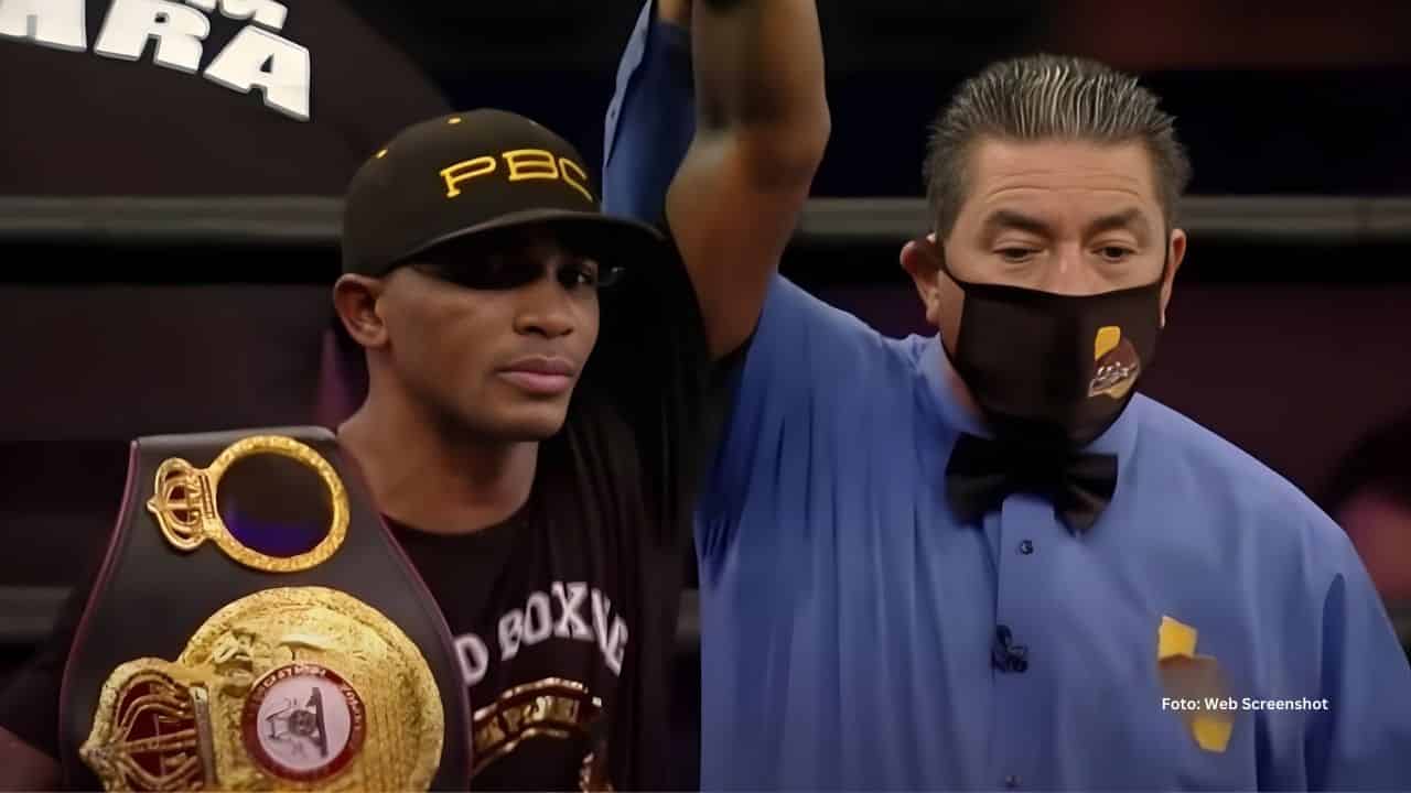 Boxeador Cubano Erislandy Lara tras ganar un duelo de Boxeo