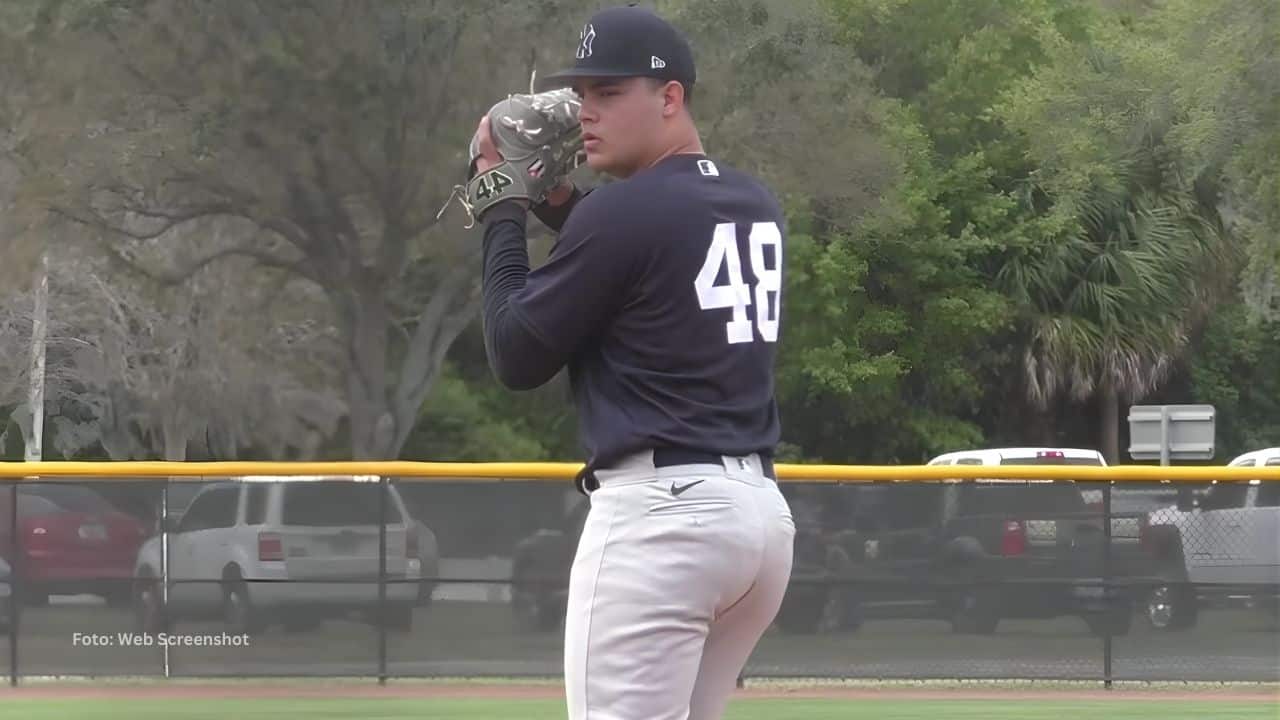 Lanzador cubano Osiel Rodríguez con New York Yankees. Equipo Cuba