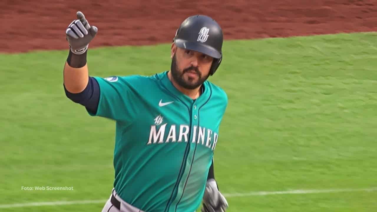 Eugenio Suarez recorre las bases con Seattle Mariners