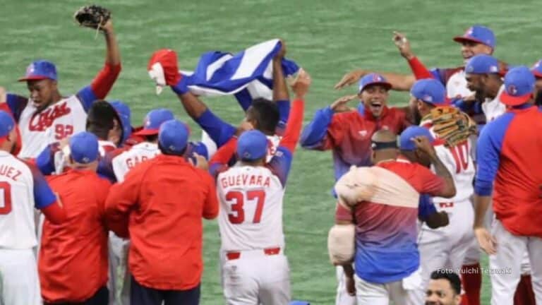 Jugadores de Equipo Cuba celebrando