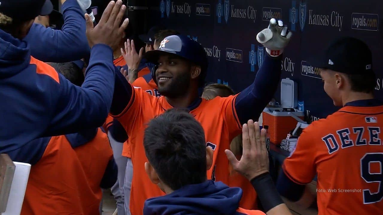 Yordan Alvarez fue Novato del Año en la Liga Americana en 2019, cuando registró una formidable línea ofensiva de .313/.412/.655/1.067.