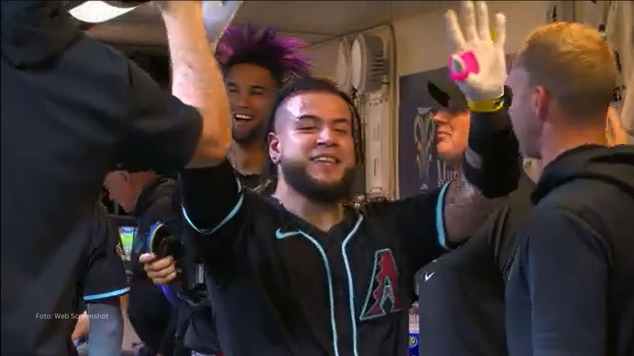 El venezolano José Herrera buscará aportar su experiencia MLB a la receptoría de Texas Rangers.