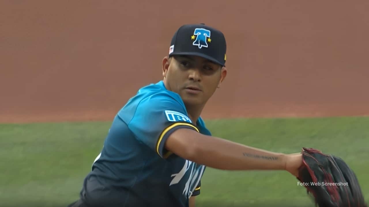 Ranger Suarez lanzando con Philadelphia Phillies