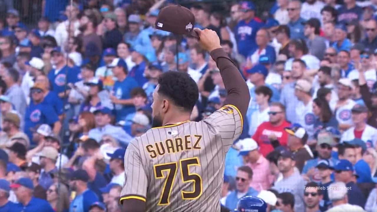 El lanzador venezolano Robert Suárez estableció récord personal de salvados en 2025, con 40.