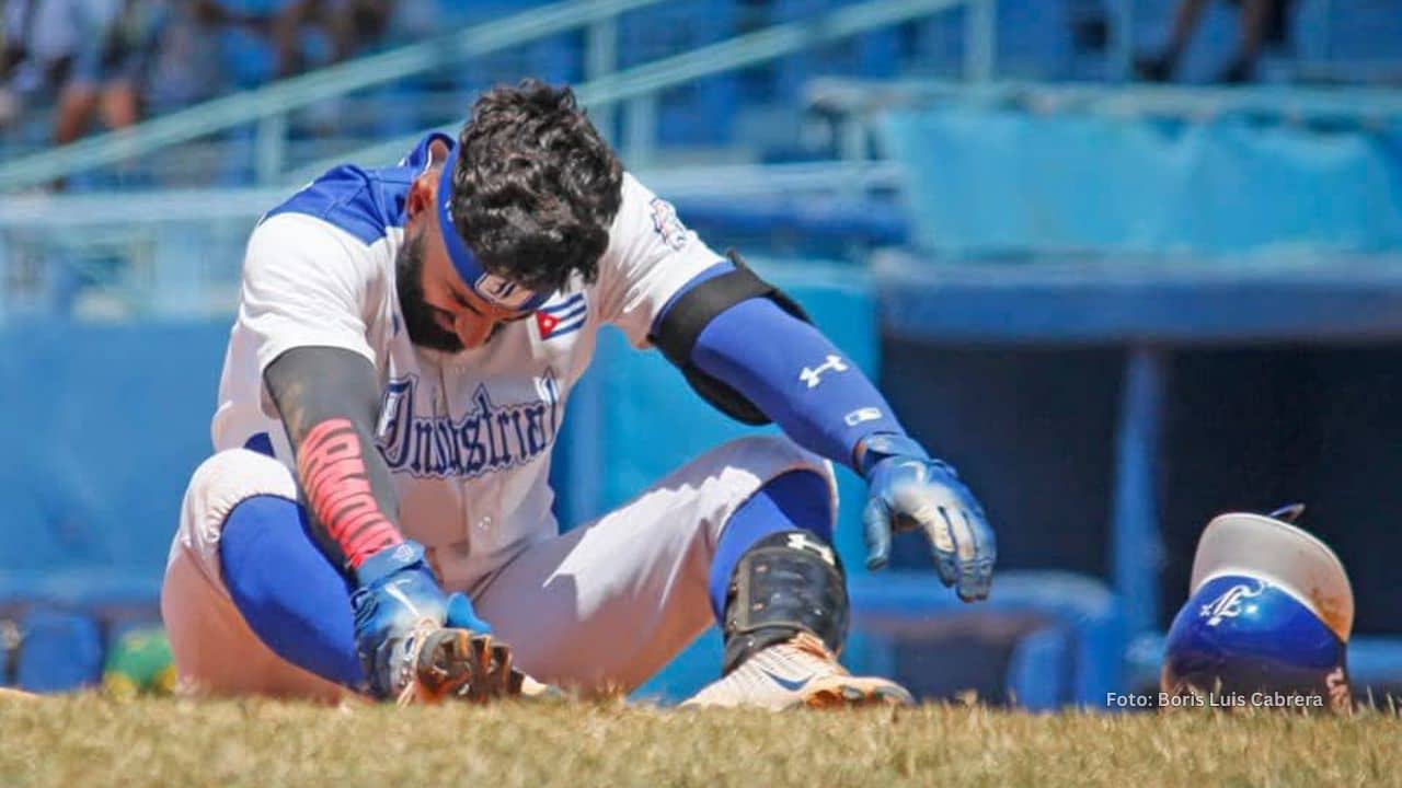 Roberto Acevedo, Industriales