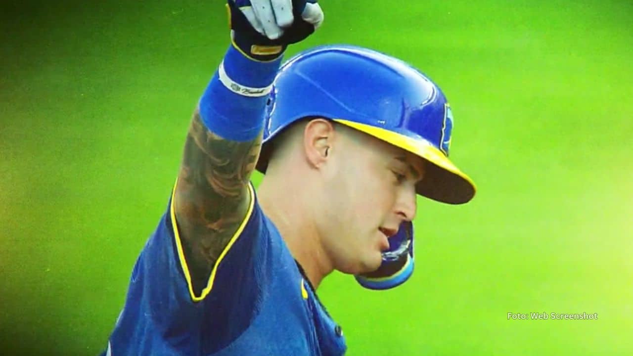 Jose Miranda firma con San Diego Padres