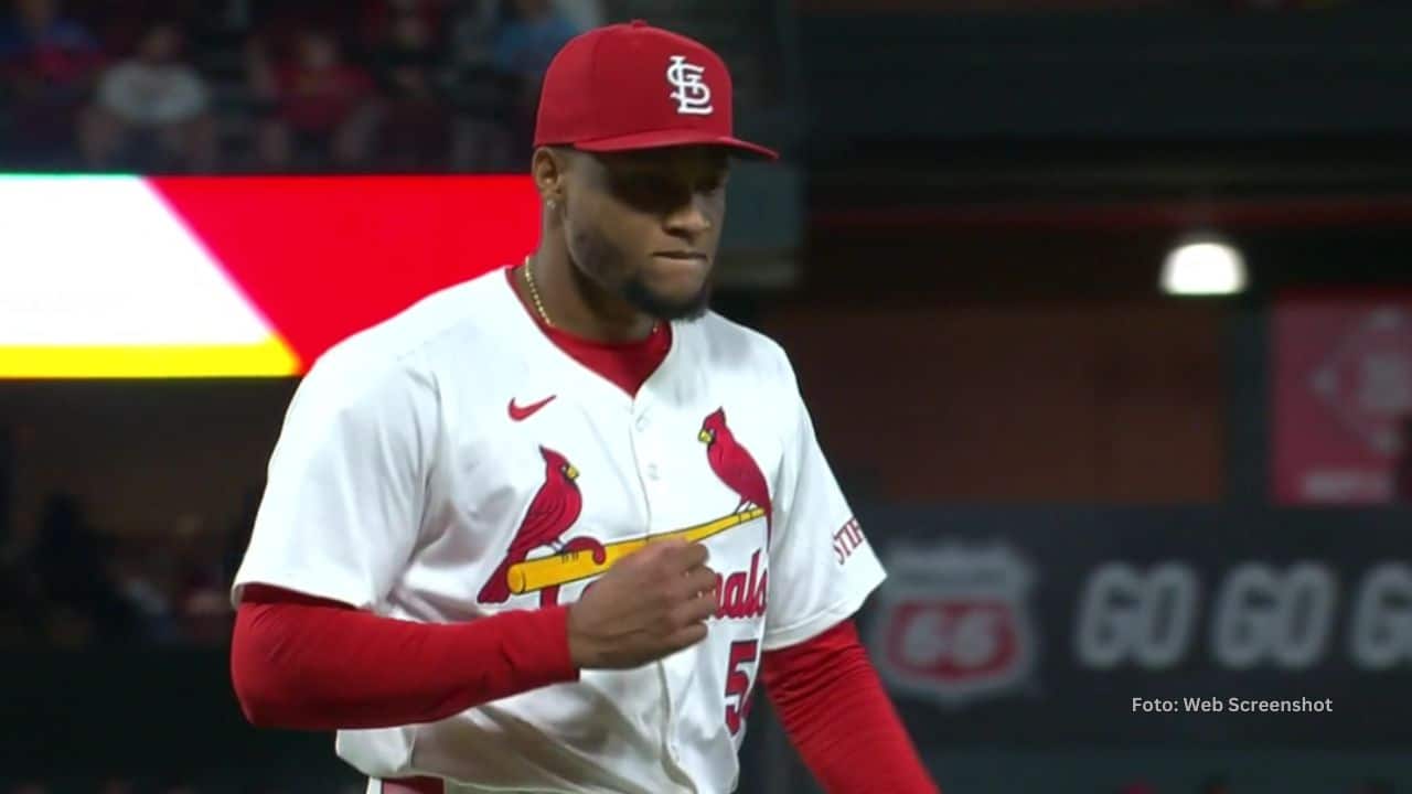 Jorge Alcala firma con Toronto Blue Jays