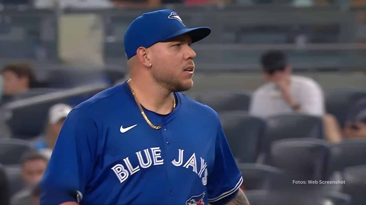 Yariel Rodríguez en un juego con Toronto Blue Jays