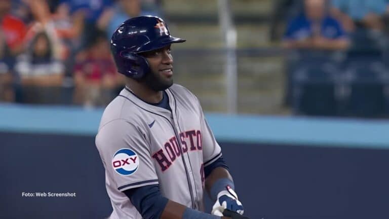 Yordan Alvarez en un juego con Houston Astros