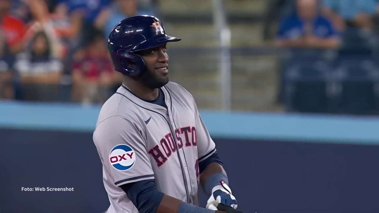 Yordan Alvarez en un juego con Houston Astros