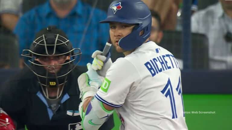 Bo Bichette, quien solamente ha jugado el campocorto en MLB (ronda regular), se perfila como una opción real para asumir el tercer cojín en Boston.