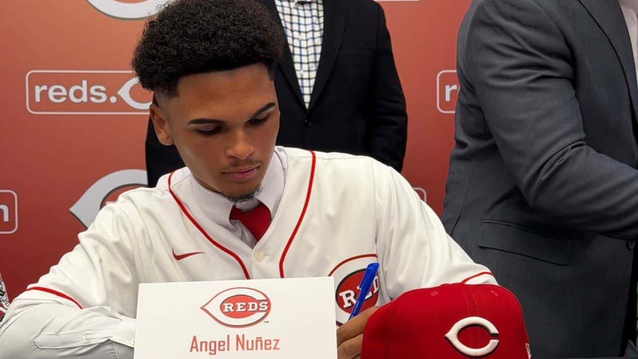 Cincinnati Reds se lleva a sus granjas a uno de los mejores talentos en el periodo de firmas internacionales MLB 2026.