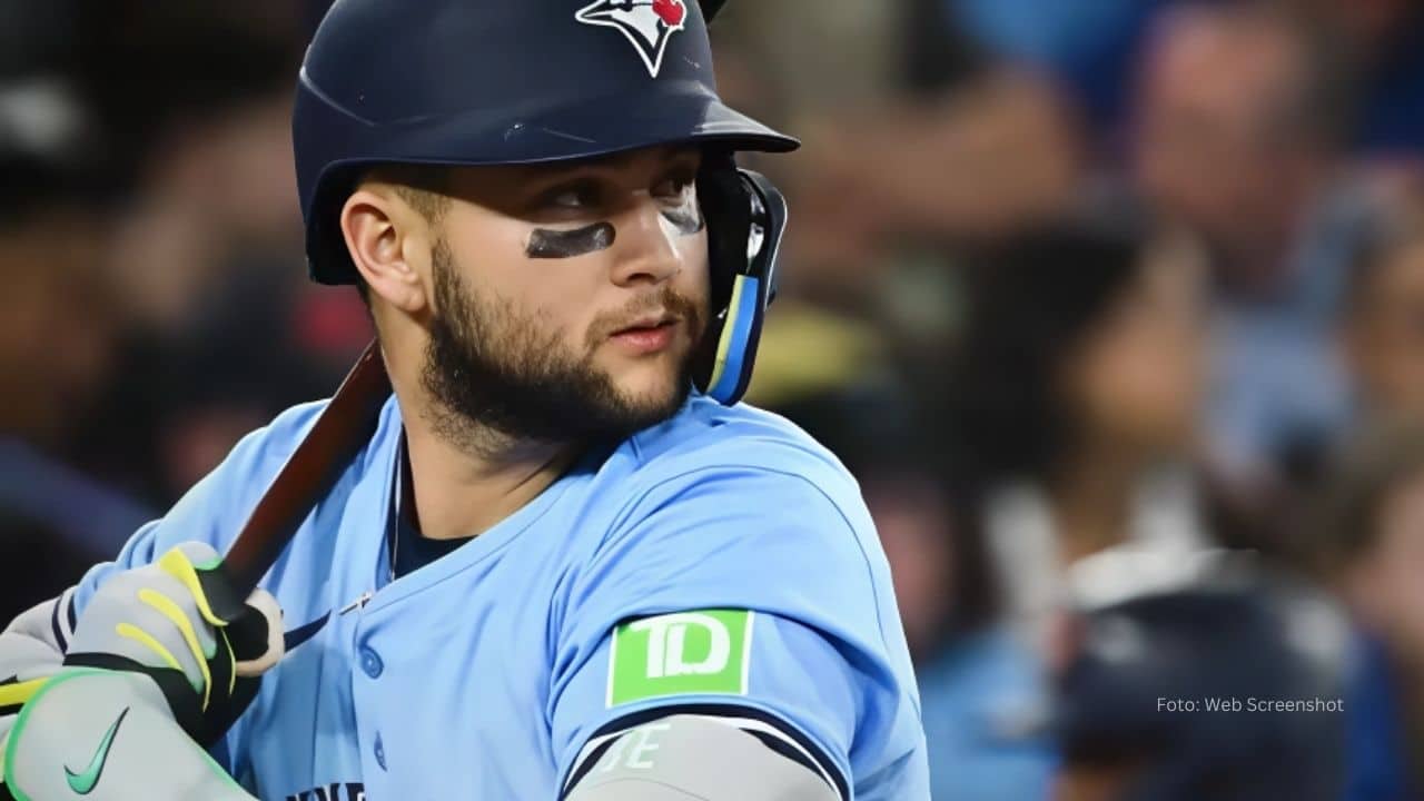 Bo Bichette tomando un turno