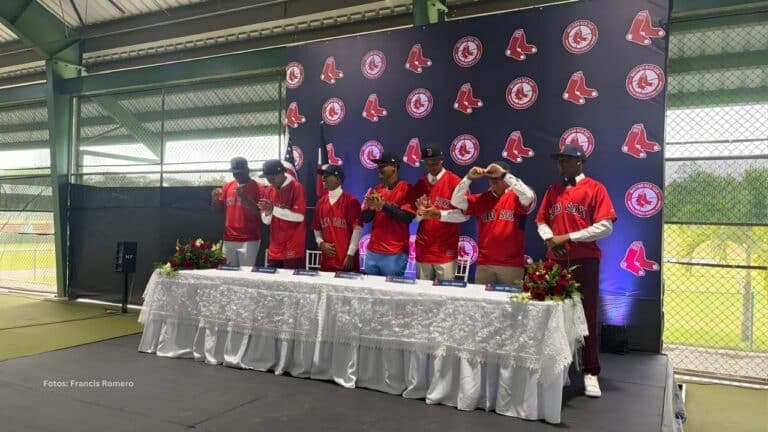 Prospectos de Boston Red Sox en la presentación de Firmas Internacionales 2026