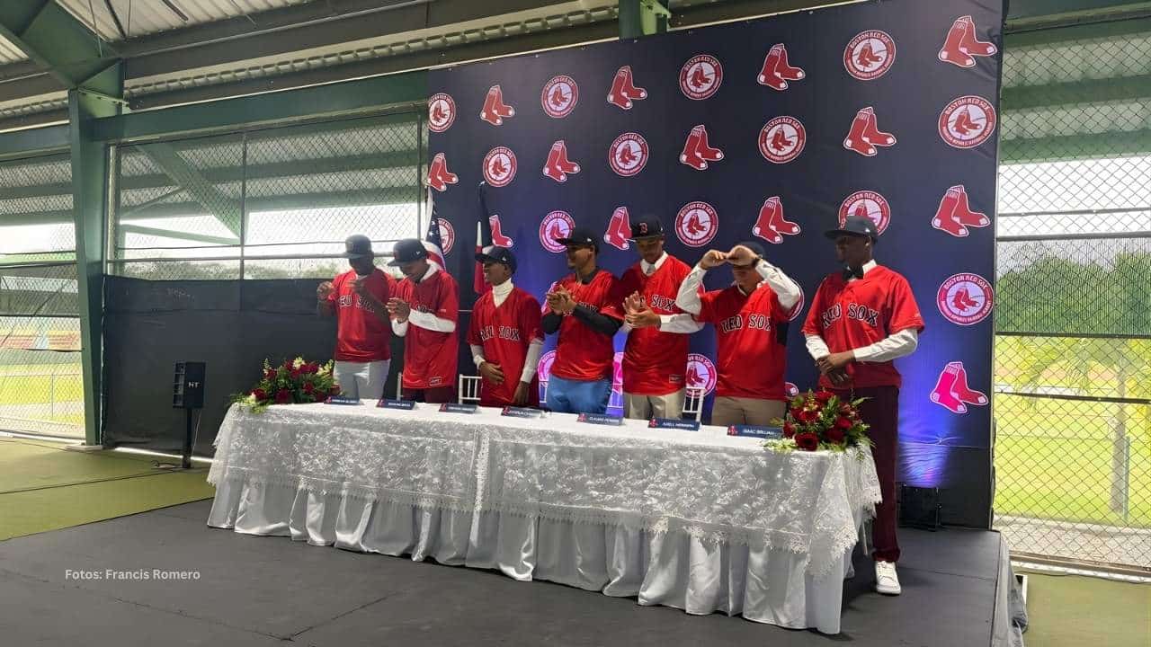 Prospectos de Boston Red Sox en la presentación de Firmas Internacionales 2026