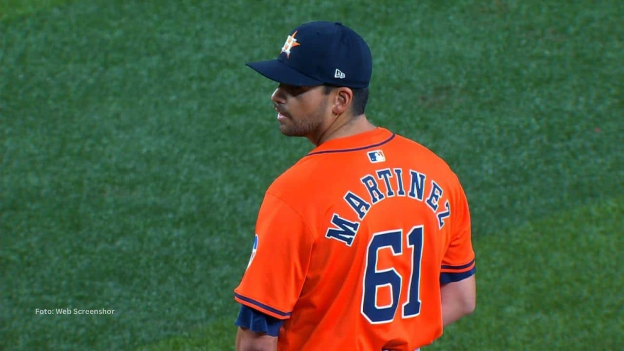 Seth Martinez lanzando con Houston Astros. Boston Red Sox