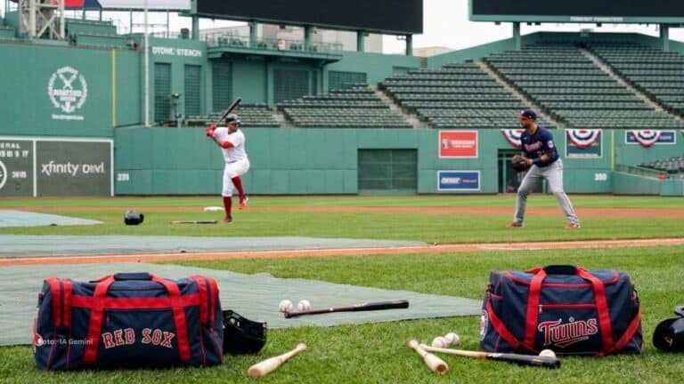 Para obtener un espacio en su nómina de 40 jugadores, Minnesota designó para asignación al jugador dominicano Vidal Bruján. Boston Red Sox
