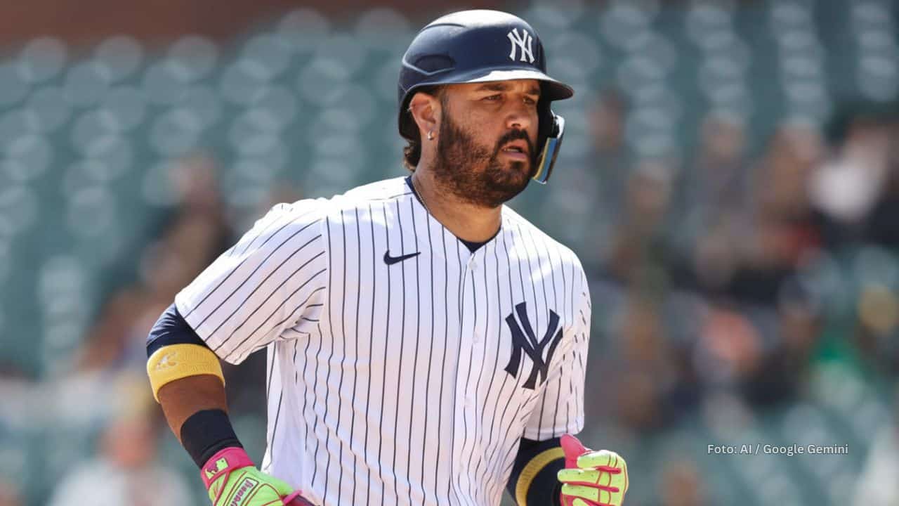 Eugenio Suárez con uniforme de New York Yankees