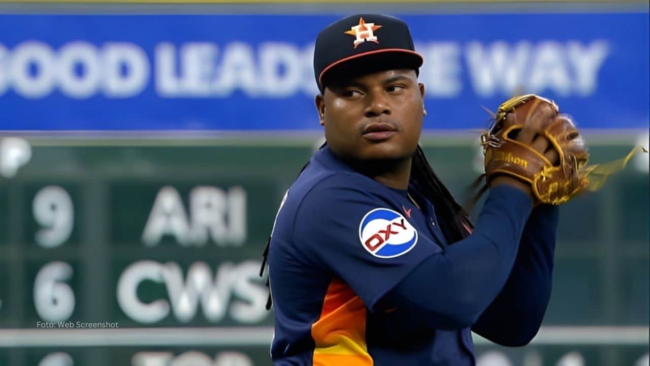 Framber Valdez lanzando con Houston Astros